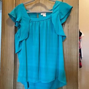 Flowy blouse with sleeves